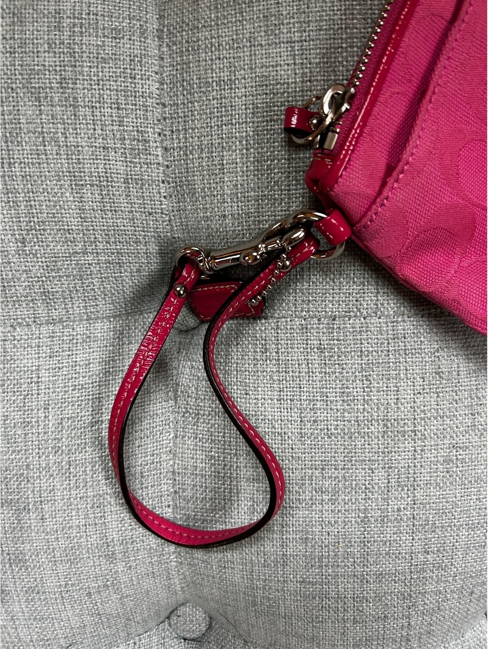 Coach Signature C Jacquard Wristlet Hot Pink Patent Leather Y2K - Picture 4 of 8